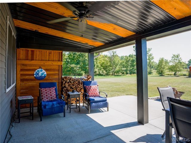 76 Jaycee Lane, West Seneca, NY 14224