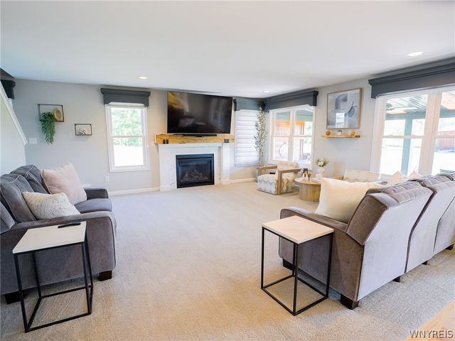 76 Jaycee Lane, West Seneca, NY 14224