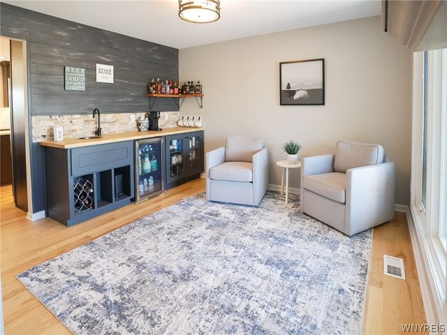 76 Jaycee Lane, West Seneca, NY 14224