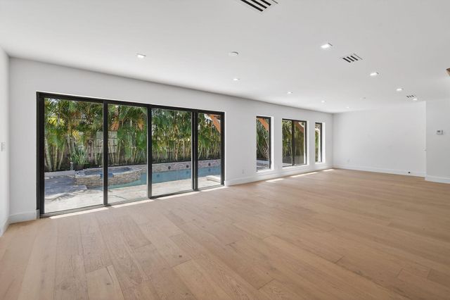 326 Palmetto Street, West Palm Beach, FL 33405