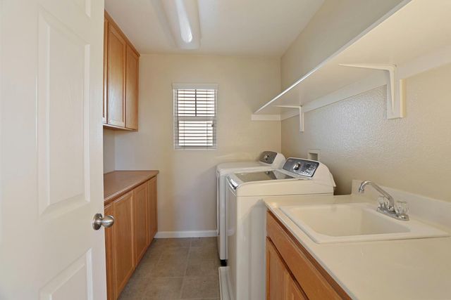 5121 Strawberry Way, Stockton, CA 95212