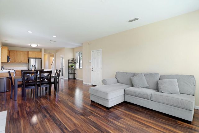 5121 Strawberry Way, Stockton, CA 95212