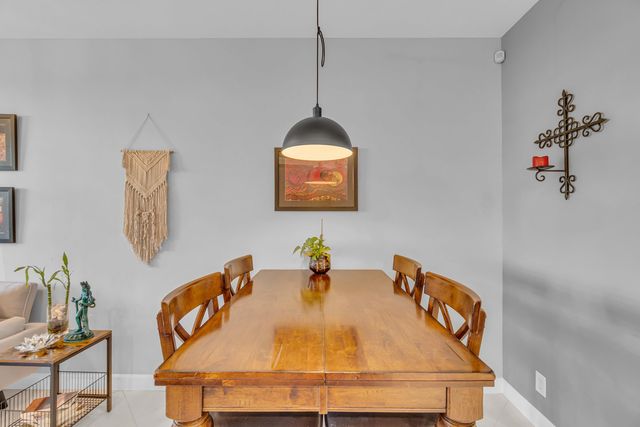 1998 NE 7th Street 102, Deerfield Beach, FL 33441