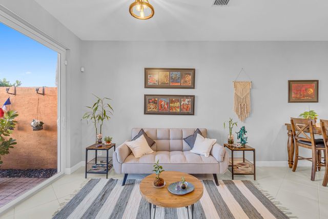 1998 NE 7th Street 102, Deerfield Beach, FL 33441