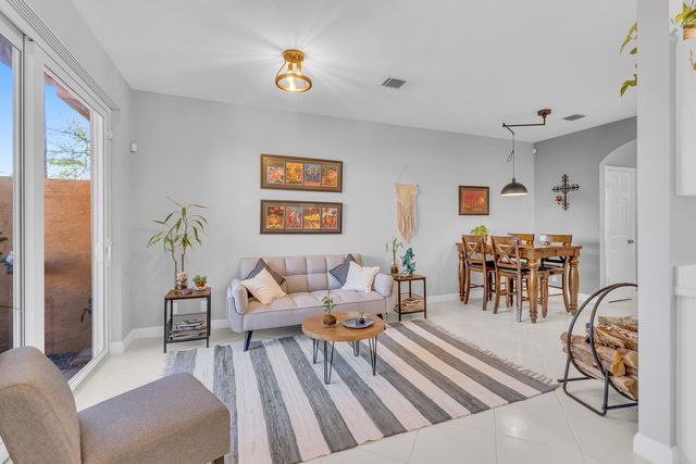 1998 NE 7th Street 102, Deerfield Beach, FL 33441