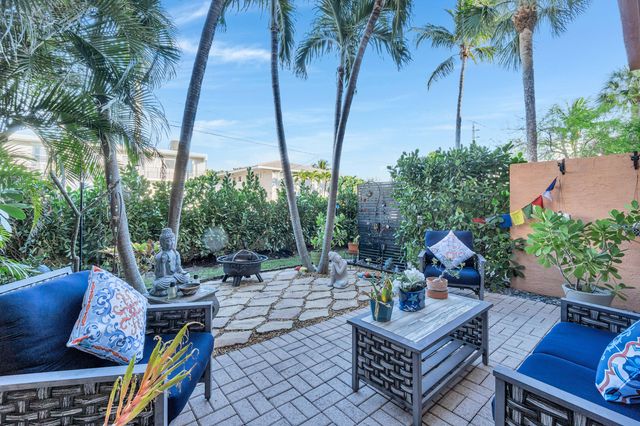 1998 NE 7th Street 102, Deerfield Beach, FL 33441