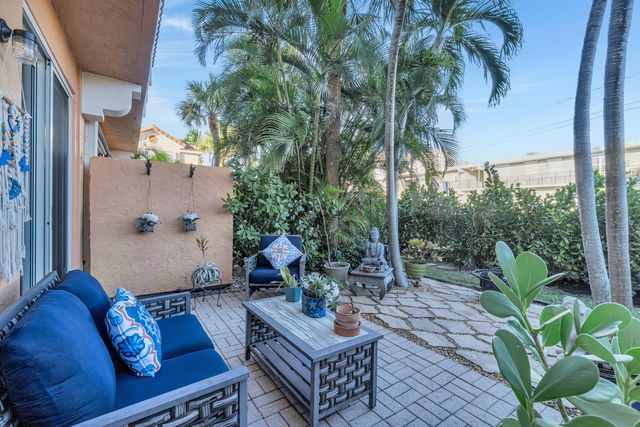 1998 NE 7th Street 102, Deerfield Beach, FL 33441