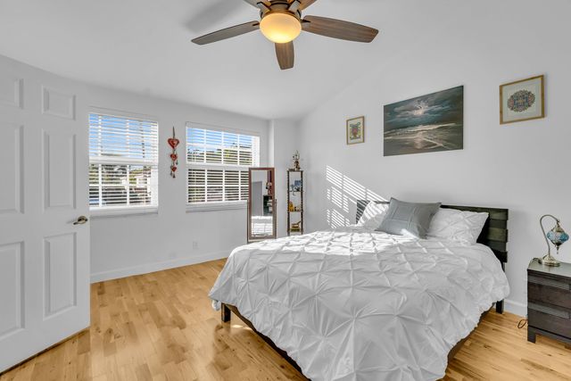 1998 NE 7th Street 102, Deerfield Beach, FL 33441