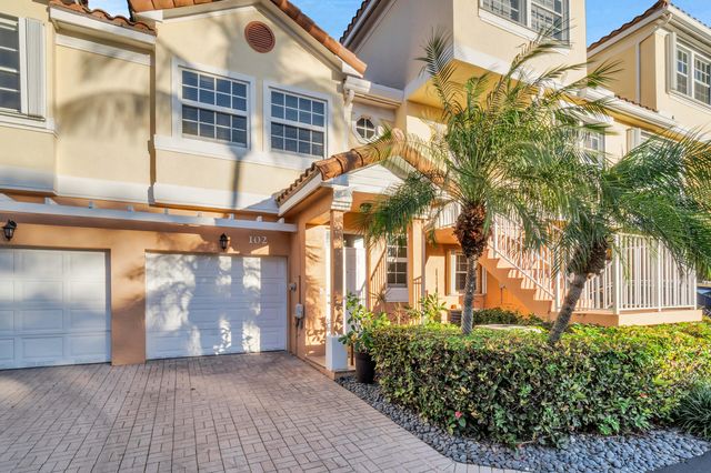 1998 NE 7th Street 102, Deerfield Beach, FL 33441