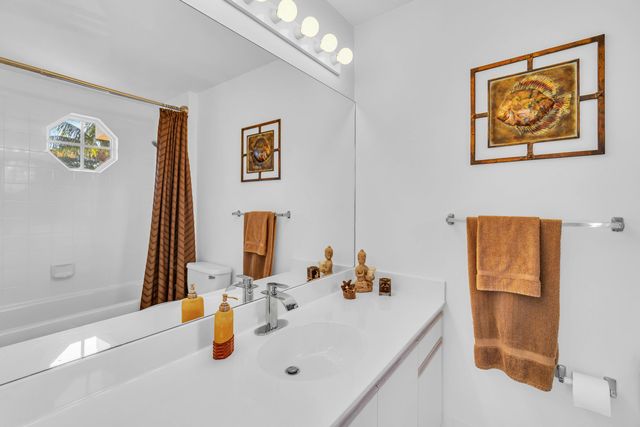 1998 NE 7th Street 102, Deerfield Beach, FL 33441