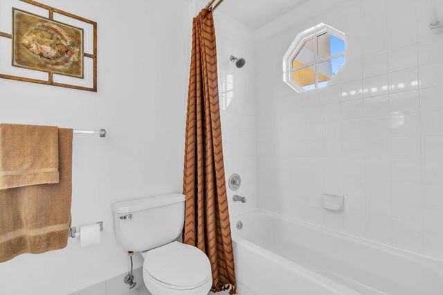 1998 NE 7th Street 102, Deerfield Beach, FL 33441