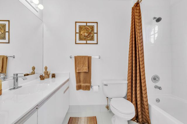 1998 NE 7th Street 102, Deerfield Beach, FL 33441