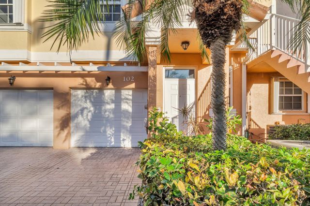 1998 NE 7th Street 102, Deerfield Beach, FL 33441