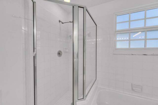 1998 NE 7th Street 102, Deerfield Beach, FL 33441