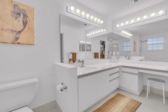 1998 NE 7th Street 102, Deerfield Beach, FL 33441