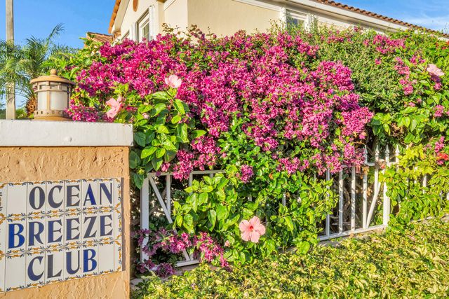 1998 NE 7th Street 102, Deerfield Beach, FL 33441