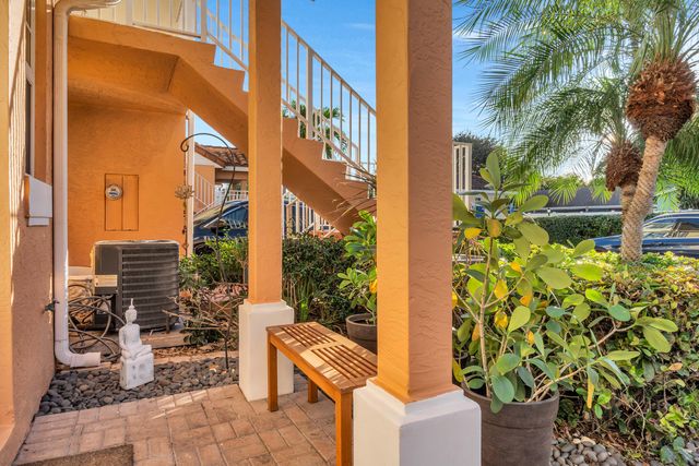 1998 NE 7th Street 102, Deerfield Beach, FL 33441