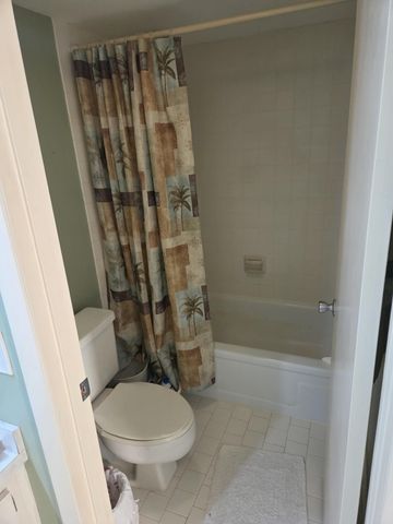 1700 Embassy Drive 512, West Palm Beach, FL 33401