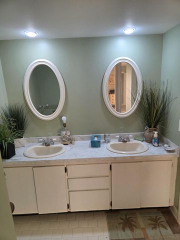 1700 Embassy Drive 512, West Palm Beach, FL 33401