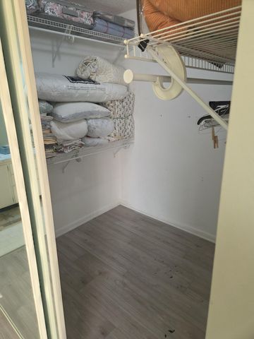 1700 Embassy Drive 512, West Palm Beach, FL 33401