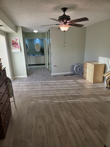 1700 Embassy Drive 512, West Palm Beach, FL 33401