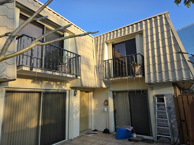 1700 Embassy Drive 512, West Palm Beach, FL 33401