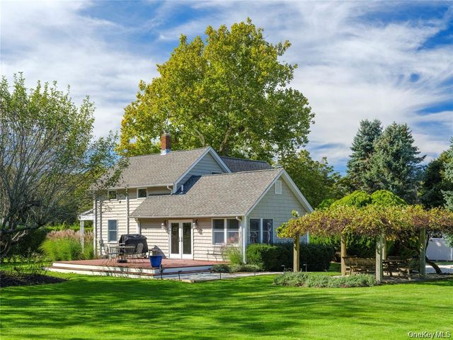 3275 Skunk Lane, Cutchogue, NY 11935