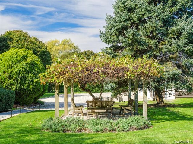 3275 Skunk Lane, Cutchogue, NY 11935