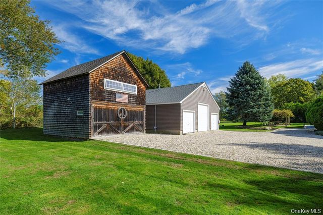 3275 Skunk Lane, Cutchogue, NY 11935