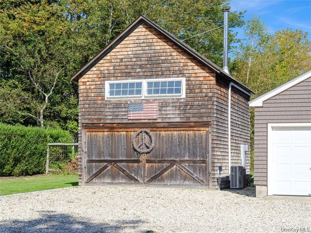 3275 Skunk Lane, Cutchogue, NY 11935