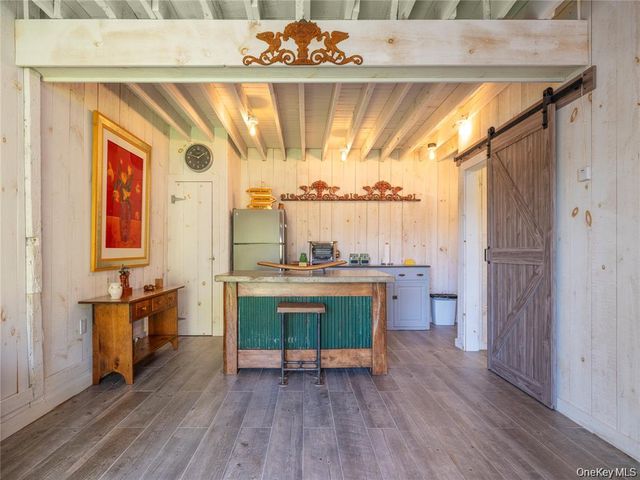 3275 Skunk Lane, Cutchogue, NY 11935