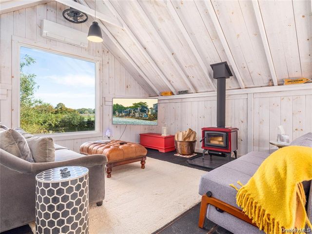 3275 Skunk Lane, Cutchogue, NY 11935