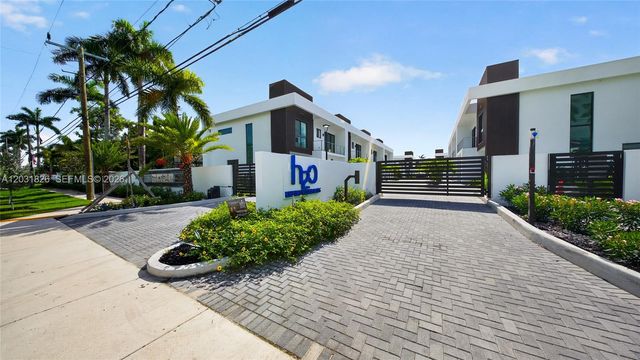 4656 SW 32nd Avenue B1, Dania Beach, FL 33312