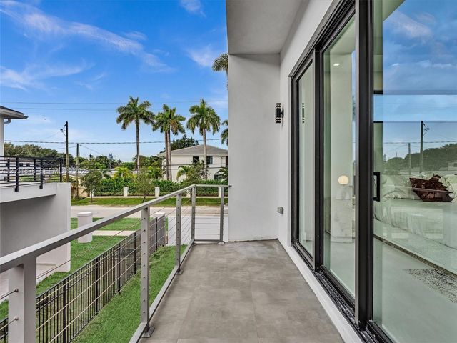 4656 SW 32nd Avenue B1, Dania Beach, FL 33312