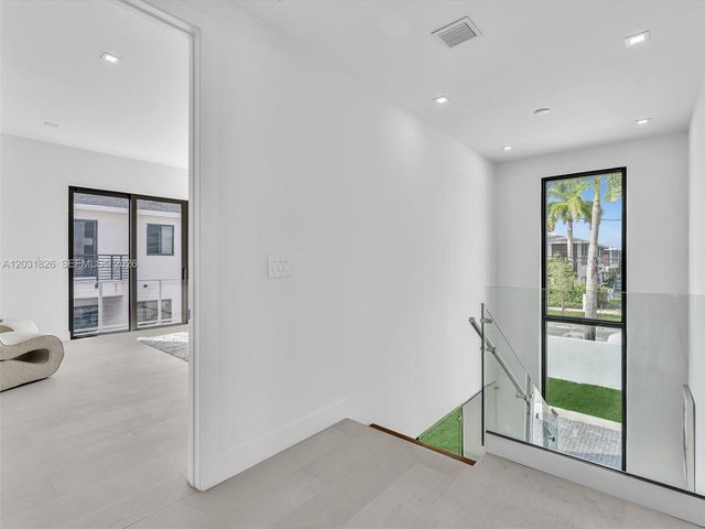 4656 SW 32nd Avenue B1, Dania Beach, FL 33312