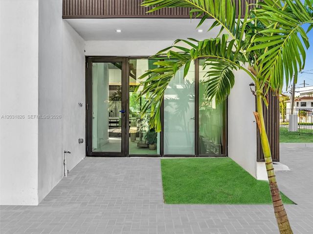 4656 SW 32nd Avenue B1, Dania Beach, FL 33312