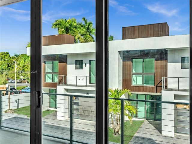 4656 SW 32nd Avenue B1, Dania Beach, FL 33312