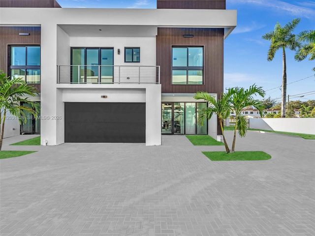 4656 SW 32nd Avenue B1, Dania Beach, FL 33312