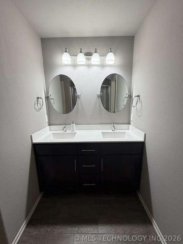 14610 E 112th Place North, Owasso, OK 74055