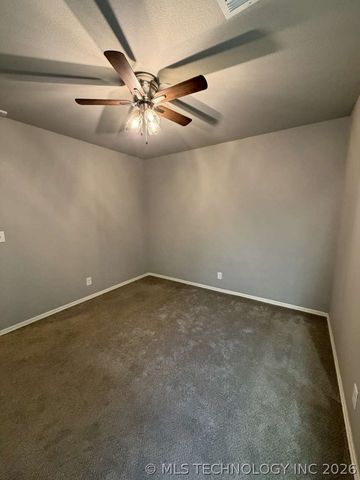 14610 E 112th Place North, Owasso, OK 74055