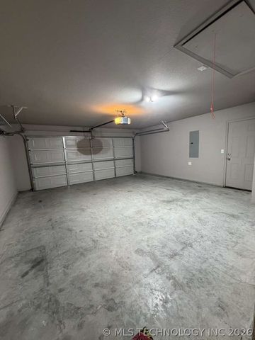 14610 E 112th Place North, Owasso, OK 74055