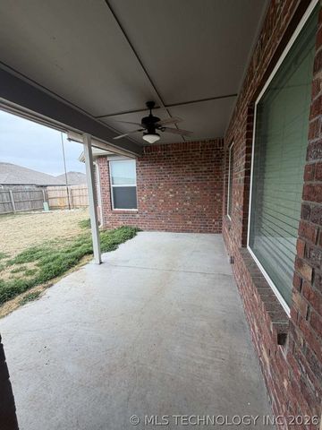 14610 E 112th Place North, Owasso, OK 74055