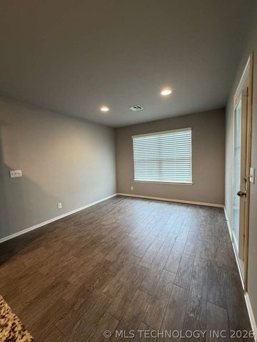 14610 E 112th Place North, Owasso, OK 74055