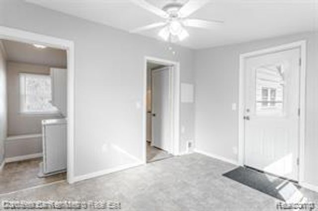 2835 Oldsmobile Avenue, Waterford, MI 48328