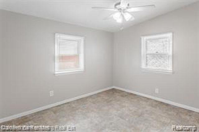 2835 Oldsmobile Avenue, Waterford, MI 48328