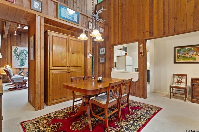 297 Bobwhite Ln, Holly Lake Ranch, TX 75765