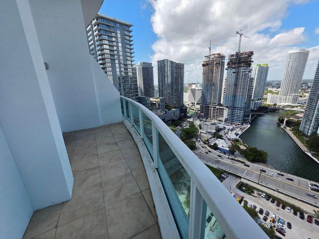 41 SE 5th Street 1917, Miami, FL 33131