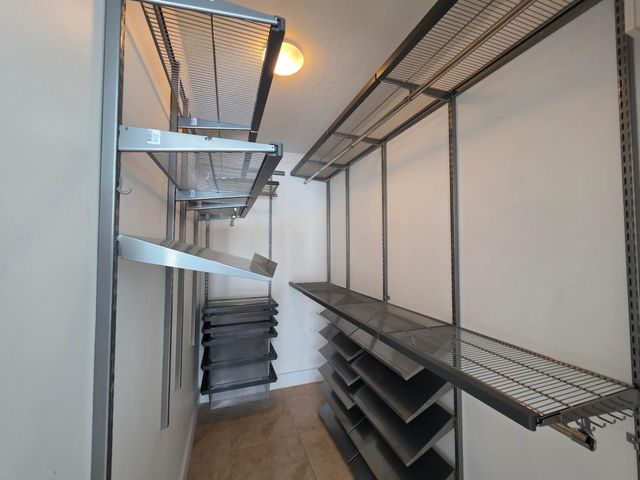 41 SE 5th Street 1917, Miami, FL 33131