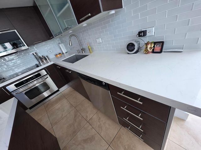 41 SE 5th Street 1917, Miami, FL 33131