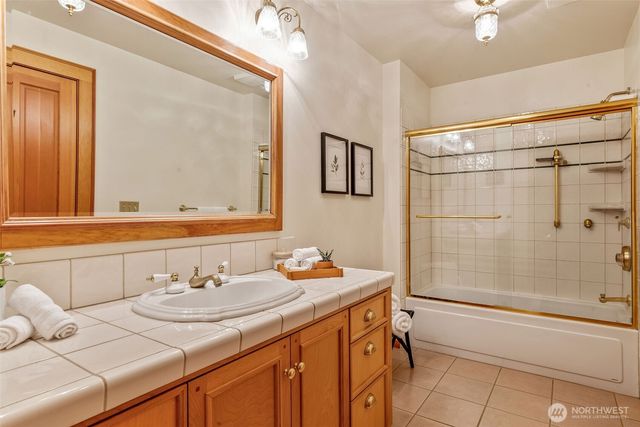 53 Combs Place, Port Townsend, WA 98368